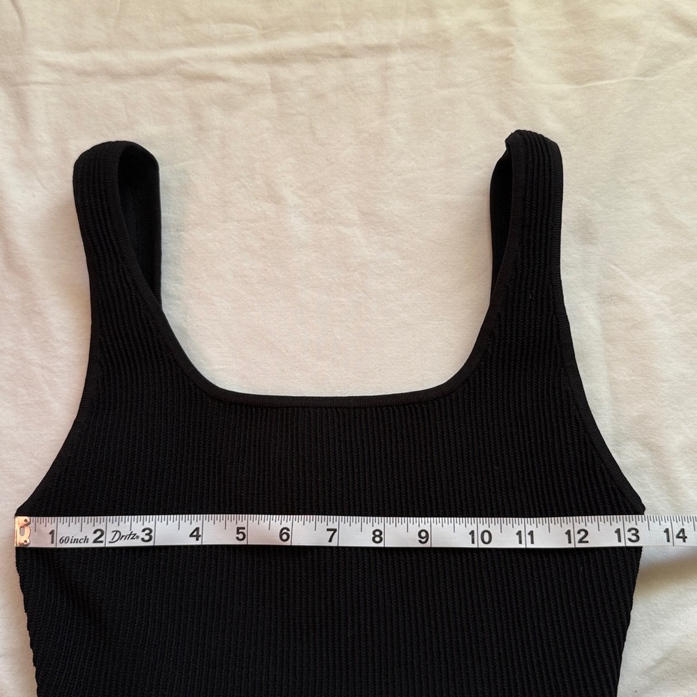 Aritzia Babaton Black Ribbed Crop Top - Picture 4 of 8